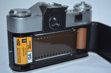 Аналоговый зеркальный фотоаппарат ЗЕНИТ-Э, объектив ИНДУСТАР 50