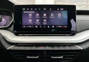 Skoda Octavia IV Liftback 1.5 TSI EVO 150KM 2024 Skoda Octavia Selection komplet opon, Podgrzewane fotele, Kamera cofania,, zdjęcie 27