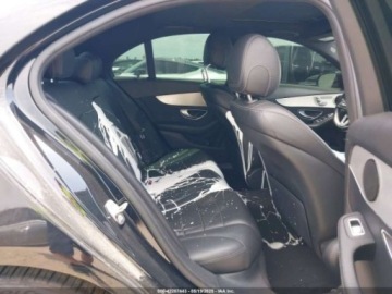 Mercedes Klasa C W205 2020 Mercedes-Benz Klasa C 2020 Mercedes-Benz C-Class C 300 Sedan 2.0 Benzyna, zdjęcie 7