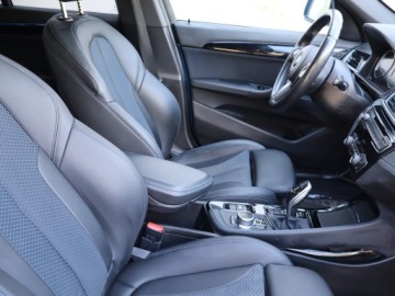 BMW X1 F48 2019 BMW X1 sDrive18i, Salon Polska, Serwis ASO, zdjęcie 8