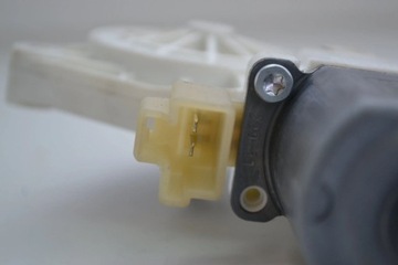 FORD FUSION 2012 PRAVÁ STRANA MOTOREK ZVEDÁNÍ OKNO DVEŘE ZADNÍCH