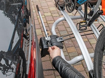 ДЕРЖАТЕЛЬ, ПЛАТФОРМА, ДЕРЖАТЕЛЬ ДЛЯ 3 ВЕЛОСИПЕДОВ, ЗАКРЫТЫЙ, 13-КОНТАКТНЫЙ РУЧНОЙ УПРАВЛЕНИЕ