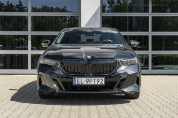 BMW Seria 5 G90-91 Touring 2.0 520d 197KM 2026 BMW 520 xDrive Limuzyna - DEMO, zdjęcie 5
