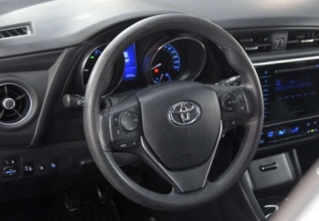 Toyota Auris II Hatchback 5d Facelifting 1.6 Valvematic 132KM 2017 Toyota Auris Polski salon 1.6 benzyna 132 KM Klimatyzacja Hatchback 1.6, zdjęcie 15