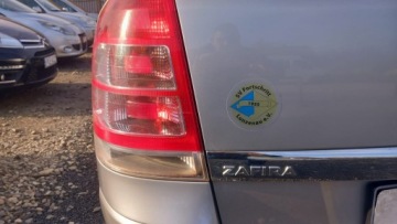 Opel Zafira B 1.8 ECOTEC 140KM 2008 Opel Zafira Opel Zafira B 2008 rok 1.8 benzyna 140 KM 7 osob 1.8 Benzyna, zdjęcie 25