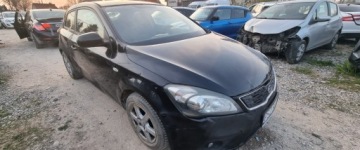 Kia Ceed II 2012 Kia Ceed 2012r, 1.6 Benzyna. Uszkodzone boki. Poobijany. Jezdzi 1.6 120KM