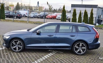 Volvo V60 II  2021 Volvo V60 Volvo V60 B3 B Geartronic Momentum Pro 2.0 Benzyna 163KM, zdjęcie 4