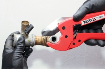 НОЖНИЦЫ ДЛЯ РЕЗКИ ТРУБ ПВХ АЛЮМИНИЕВЫЙ РЕЗОК 42 мм