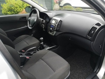 Hyundai i30 I CW Facelifting 1.6 CRDi 90KM 2010 Hyundai i30 1.6CRDI 90KM Klimatronic Kam, zdjęcie 18