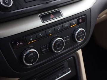 Seat Alhambra II (7N) Van 2.0 TDI 140KM 2014 Seat Alhambra 2.0 TDI, 7 miejsc, Navi, Xenon, zdjęcie 14