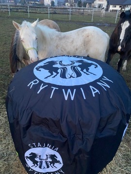 HorseMania - водонепроницаемая крышка тюка/кормушки ВАШ ПРИНТ, персонализация