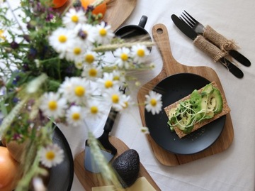 Доска разделочная сервировочная с ручкой 30см АКАЦИЯ