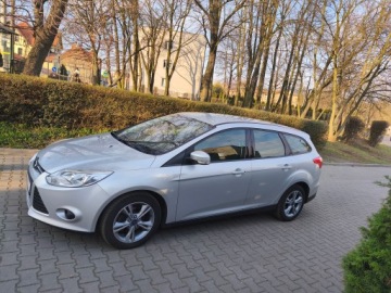 Ford Focus III Kombi Facelifting 1.0 EcoBoost 125KM 2014 Ford Focus LIVT stan BDB, zdjęcie 2