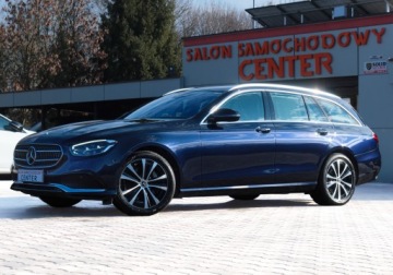 Mercedes Klasa E W214 2023 Mercedes E300de 306ps HUD ACC Keyles Blis Perła Drive Pilot Webasto Kamera