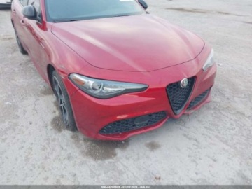 Alfa Romeo Giulia II Sedan Facelifting 2.0 Turbo 280KM 2022 Alfa Romeo Giulia Veloce Ti 2022 2.0 Benzyna 280KM, zdjęcie 7