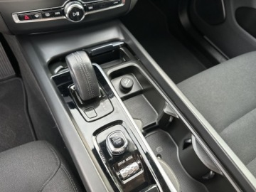 Volvo XC60 II 2021 Volvo XC 60 B4 Momentum, ASO, HAK, Bezwypadkowy, F, zdjęcie 21