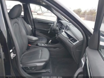 BMW X1 F48 2021 BMW X1 2021 BMW X1 xDrive28i Sports Activity Vehicle 2.0 Benzyna 228KM, zdjęcie 3