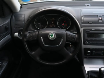 Skoda Octavia II Kombi 1.4 TSI 122KM 2009 Skoda Octavia 1.4 TSI, Salon Polska, Klima, zdjęcie 18