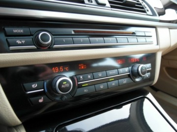 BMW Seria 5 F10-F11 Limuzyna 520d 184KM 2013 BMW Seria 5 Xenon Skora Navi Profesjonal Dociagi Head-Up 2.0 Diesel 184KM, zdjęcie 34