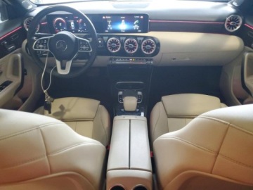 Mercedes Klasa A W177/V177 Sedan 2.0 220 190KM 2019 Mercedes-Benz Klasa A 2019r., A 220 4matic, 2L, od ubezpieczalni 2.0 191KM, zdjęcie 6