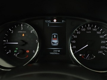 Nissan Qashqai II Crossover 1.6 dCi 130KM 2015 Nissan Qashqai Navi Panorama Czujniki parkowania, zdjęcie 21