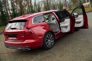 Volvo V60 II  Kombi 2.0 T5 250KM 2019 MEGA KOLOR __JASNE SKÓRY __SUPER PEDANTYCZNY STAN_, zdjęcie 18