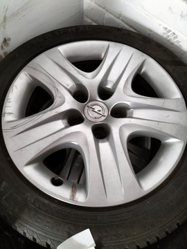 felgi stalowe z kołpakami 17 cali opel insignia (opona zima)