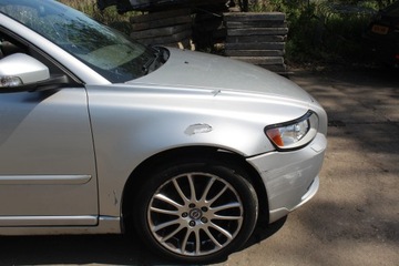 BŁOTNIK PRAWY PRZÓD PRZEDNI VOLVO S40 II V50 426