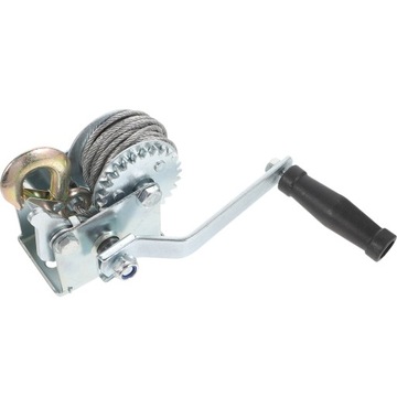 Небольшая ручная лебедка для прицепа.