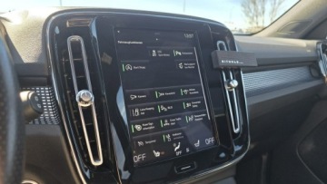 Volvo XC40 Crossover 2.0 D4 190KM 2020 Volvo XC 40 biała perła R design AWD, zdjęcie 11