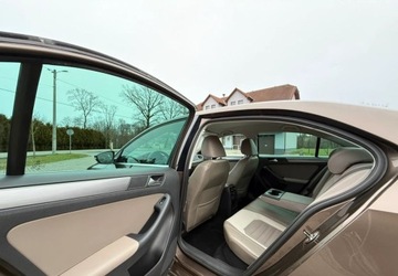 Volkswagen Jetta VI Sedan 1.4 TSI 122KM 2012 Volkswagen Jetta Volkswagen Jetta 1.4 TSI Highline Perfectline DSG 1.4, zdjęcie 19