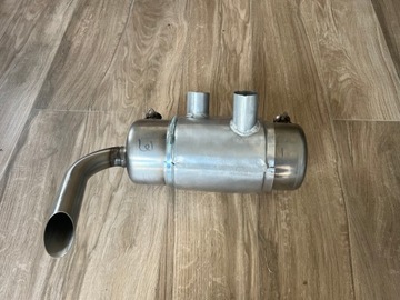 корпус глушителя самолета