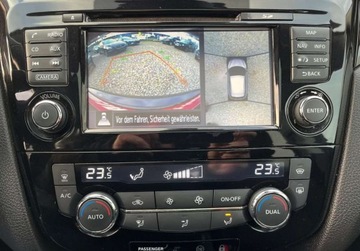 Nissan Qashqai II Crossover 1.6 dCi 130KM 2016 Nissan Qashqai panorama, kamera cofania, nawigacja 1.6 Diesel 130KM, zdjęcie 24