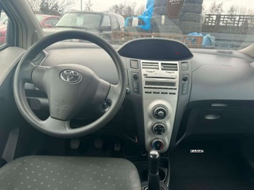 Toyota Yaris II Hatchback 5d 1.0 VVT-i 69KM 2006 Toyota Yaris Toyota Yaris 1,0 Benzyna Niski Przebieg Zamiana Benzyna 70KM, zdjęcie 2