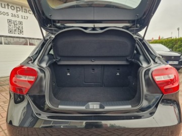 Mercedes Klasa A W176 Hatchback 5d 1.6 180 BlueEFFICIENCY 122KM 2014 Mercedes A 180 1.6 Benzyna Kamera, zdjęcie 19