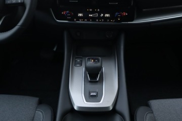 Nissan Qashqai III Crossover Facelifting 1.3 DIG-T MHEV 158KM 2025 Nissan Qashqai 1.3 DIG-T MHEV, 1. Właściciel, zdjęcie 15