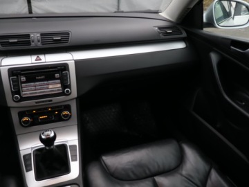Volkswagen Passat B6 Sedan 1.8 TSI 160KM 2009 VW Passat 1.8 TSI, Salon Polska, Xenon, Klima, zdjęcie 7