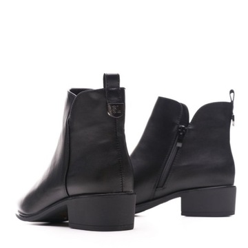 ЧЕРНЫЕ БОТИНКИ С ВЫРЕЗАМИ, УТЕПЛЕННЫЕ ИЗ ЭКО КОЖИ SERGIO LEONE 38