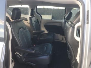 Chrysler Pacifica II 2019 Chrysler Pacifica Touring L 2019 3.6l 3.6 Benzyna 287KM, zdjęcie 11