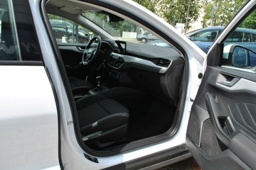 Ford Focus IV Hatchback 1.5 EcoBlue 95KM 2019 Ford Focus TrendEdition 1,5 EcoBlue 95KM ASO Gwar, zdjęcie 25