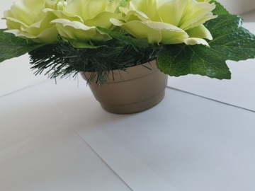 Украшение могилы кладбищенская композиция цветы букет