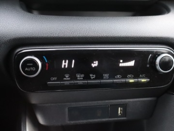 Toyota Yaris IV Hatchback 1.5 Hybrid Dynamic Force 116KM 2022 Toyota Yaris 1.5 VVT-i Hybrid, Salon Polska, zdjęcie 12