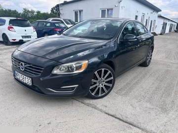 Volvo S60 II Sedan Facelifting 2.0 T6 DRIVE-E 306KM 2015 Volvo S60 PLATINUM 2.0 benzyna 306KM 2015r Najbogatsza wersja!