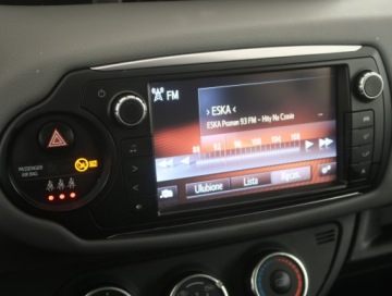 Toyota Yaris III Hatchback 5d Facelifting 1.33 Dual VVT-i 99KM 2015 Toyota Yaris 1.33 Dual VVT-i, Salon Polska, Klima, zdjęcie 12