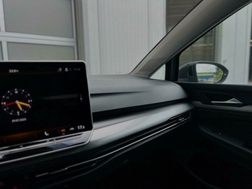 Volkswagen Golf VIII Variant 1.5 eTSI 150KM 2024 Volkswagen Golf 1.5 Benzyna 150KM, zdjęcie 13