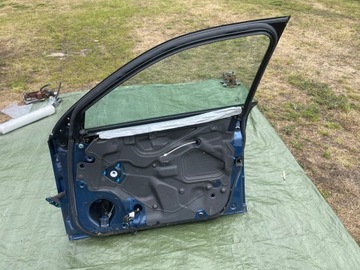 AUDI A4 B6 DVEŘE PRAVÉ PŘEDNÍ BARVA LZ5C