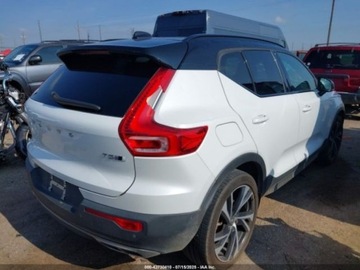 Volvo XC40 Crossover 2.0 T5 247KM 2020 Volvo XC 40 2020 Volvo XC40 T5 AWD R-Design 2.0 Benzyna 248KM, zdjęcie 3