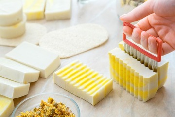 Глицериновая мыльная основа, козье молоко, питательное, без запаха, без SLS, 0,5 кг.