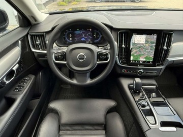 Volvo V90 II Plug-In Facelifting 2.0 T8 Plug-In Hybrid 455KM 2023 Volvo V90 2.0 PHEV T8 AWD 455 KM Plus Bright LED Hak Harman-Kardon SSU, zdjęcie 16