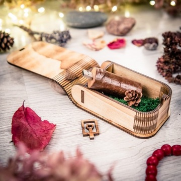 Флешка Wood 16 ГБ 2.0 + коробка + гравировка на свадьбу